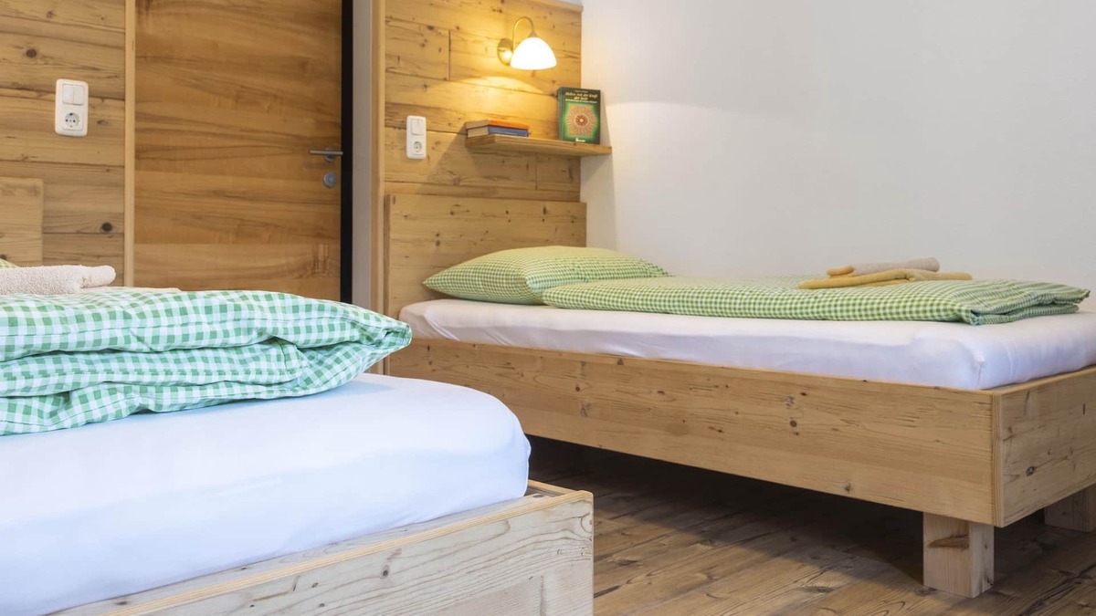 Au an der Donau RV Rental | Zweibettzimmer - Camping & Pension Au an der Donau