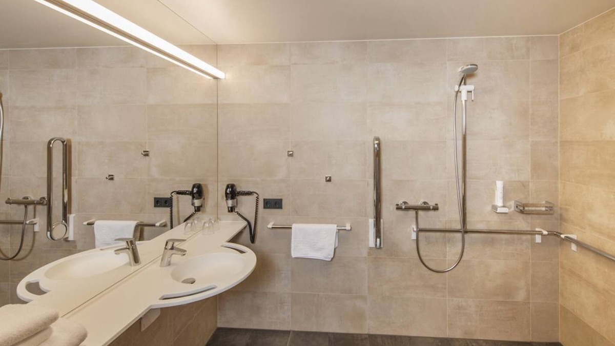 Pfons House | Zweibettzimmer Komfort mit Balkon - Gästehaus St. Michael