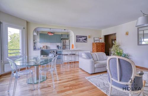Quartier de la Roquette Apartment | À Bastille - Le Rétro - 170C