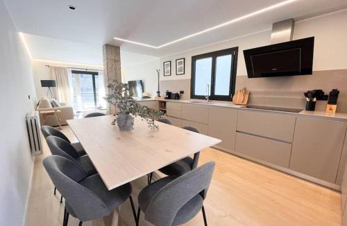 Andorra la Vella Apartment | Ático Dúplex De Lujo - CLASIFICACIÓN 5 ESTRELLAS - 8PAX - A Pie Del Centro - 2 PARKINGS l by BonesVacances