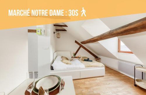 Notre-Dame Apartment | Élégance à la Versailles