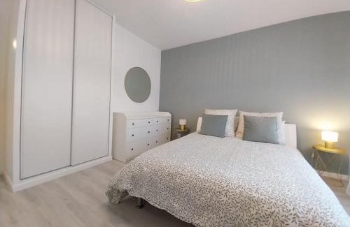 Les Puces de Saint-Ouen Apartment | Élégance et charme aux portes de Paris