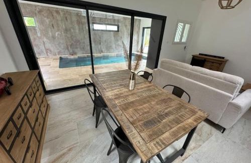 Mondragon Villa | Émotion spa84 Appart piscine intérieur et jacuzzi
