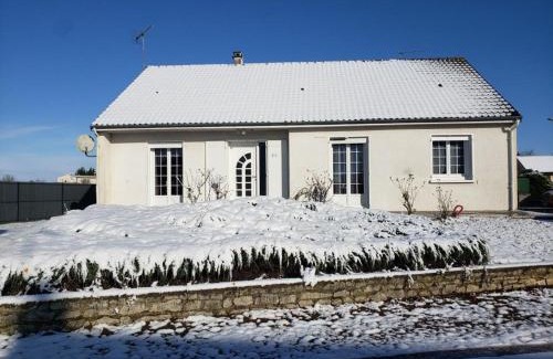 Janville House | Évasion champêtre à Janville: charme et confort pour 6 personnes - FR-1-581-145