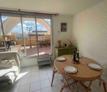 Gruissan Apartment | Évasion Méditerranéenne