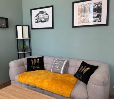 Lons-le-Saunier Apartment | Évasion Urbaine, Vue sur la ville