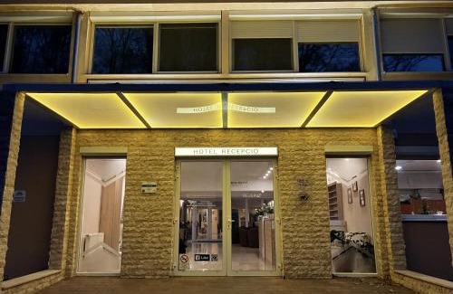 Tata Hotel | Öreg-tó Hotel és Rendezvénytér