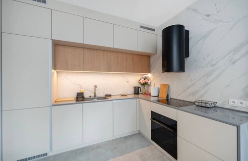 Lodz Apartment | Łódź Prestige Suites - 50m2, Parking, Balcony