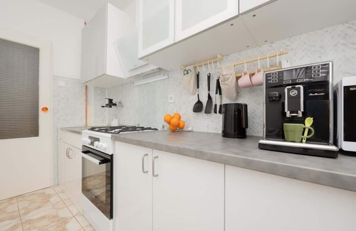Srodmiescie Apartment | Świętego Wojciecha 9 | Bright Apartment | Parking