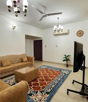 Al Ghubrah Ash Shamaliyyah Apartment | درة الغبرة للشقق المفروشة