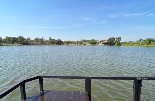 Nakhon Pathom Resort | ทุ่งดินดำ Farm Stay