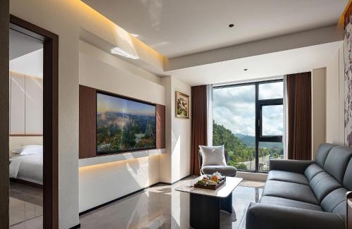 Wulingyuan Hotel | 张家界叁禾溪居-Free one way pick up service over 2 nights