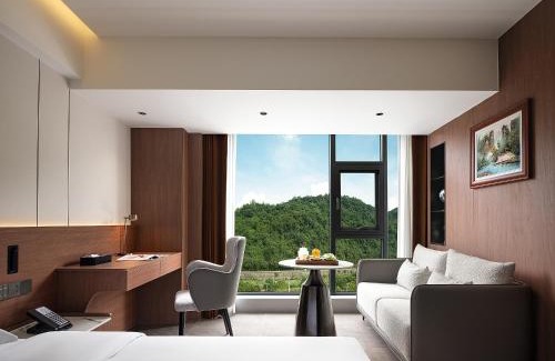 Wulingyuan Hotel | 张家界叁禾溪居-Free one way pick up service over 2 nights