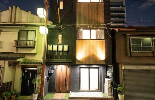 Shinsekai Apartment | 通天閣悅庭蘭舍
