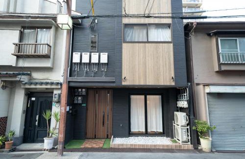Shinsekai Apartment | 通天閣悅庭蘭舍
