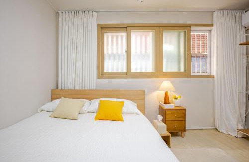 Seongsu Apartment | 서울 성수 건대역 독채 방3개 각방 에어컨 완비 가족 친구 여행 최적 Private 3-BR House near Seongsu & Konkuk Univ Stations