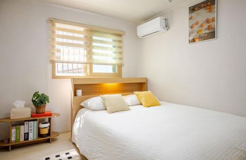 Seongsu Apartment | 서울 성수 건대역 독채 방3개 각방 에어컨 완비 가족 친구 여행 최적 Private 3-BR House near Seongsu & Konkuk Univ Stations
