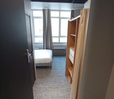 Centre Deux Apartment | 0000Le 12 studio neuf wifi app 11