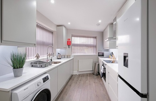 Shepperton Apartment | 04 - Crown Place 3 Bedroom Luxury Apartment