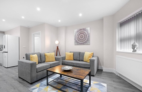 Shepperton Apartment | 06 - Crown Place 2 Bedroom Luxury Apartment