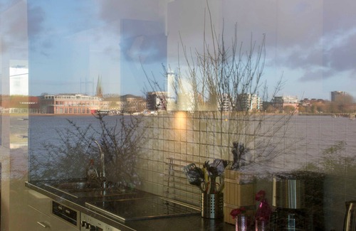 Innenhafen Apartment | 089 Apartment Skyline, direct beach location, view of the harbor - 089 Skyline -