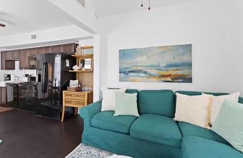 Historic District Apartment | 1/1 1st floor apartment in the heart of downtown, historic New Smyrna Beach.