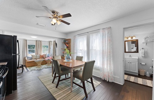 Historic District Apartment | 1/1 2nd floor apartment in the heart of downtown, historic New Smyrna Beach.
