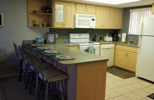 Hudson Condo | 1/1, waterfront, Hudson, private beach! #410