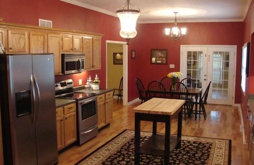 Lexington House | 1.4 Miles from the ~ KY ~ Horse ParknPremise ID 12268400-3