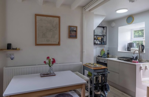 Dolwyddelan Cottage | 1 ABERBEINW, pet friendly, character holiday cottage in Dolwyddelan