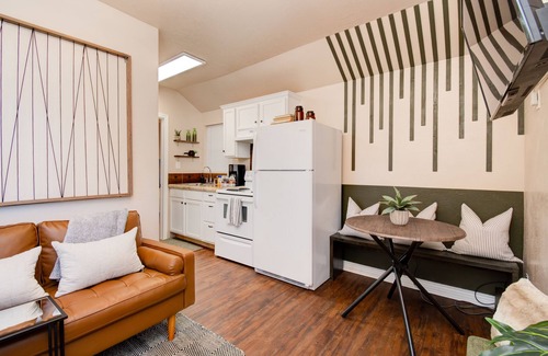 Heart of Lubbock House | ⫷1 BD/1 Bath⫷Tiny Magnolia Retreat⫷⫸Near TTU⫸