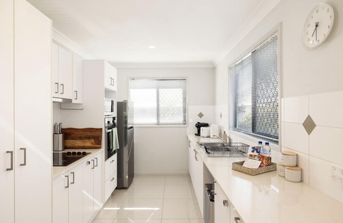 Rocklea Apartment | 1 Bdr Apt! Garage! Clean! GST Credits! 219D1