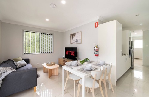 Rocklea Apartment | 1 Bdr Apt! Garage! Espresso! GST Credits! 173B1
