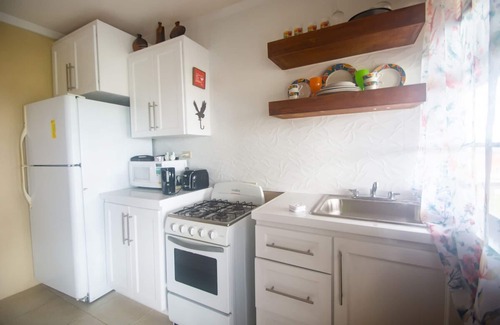 Fortescue Apartment | 1 bdrm apartment with atlantic ocean views, beach 4mins