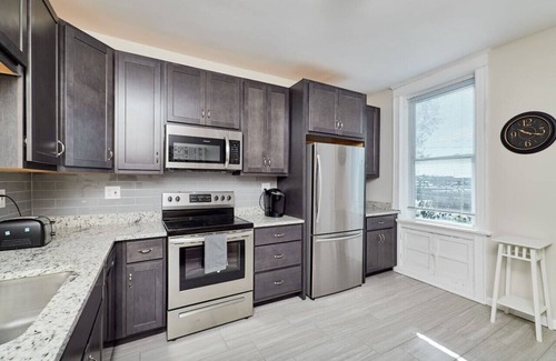 St. Louis Apartment | 1 Bdrm Apt Forest park, CWE, & The Grove, -4930 A Wise FL2