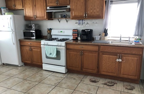 Milford Apartment | #1 Beautiful Milford Beach Right Across Street - Charles Island/Silver Sands Pk