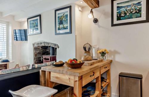 Aberdovey House | 1 Bed in Aberdovey 94084