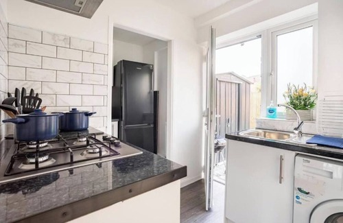 Cranbrook Apartment | 1 Bed-Sleeps 4-Free Parking-30 Min to central Ldn