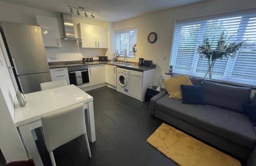 East Hagbourne House | 1 Bed-Sleeps 4-Garden-Free Parking