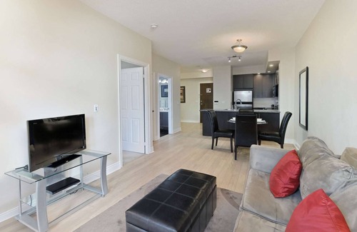 Markham Apartment | 1 Bedroom/1 Bathroom Suite