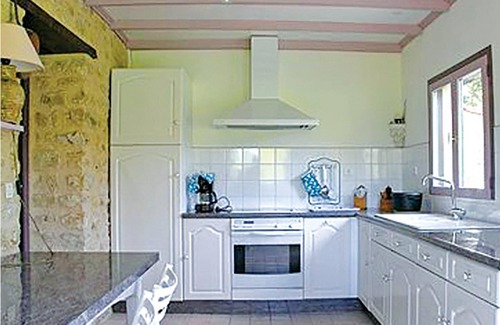 Nouaille-Maupertuis House | 1 bedroom accommodation in Nouaille Maupertuis