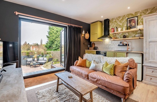 Devizes Cottage | 1 bedroom accommodation in Great Cheverell