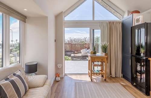 South Hayling Cottage | 1 bedroom accommodation in Hayling Island