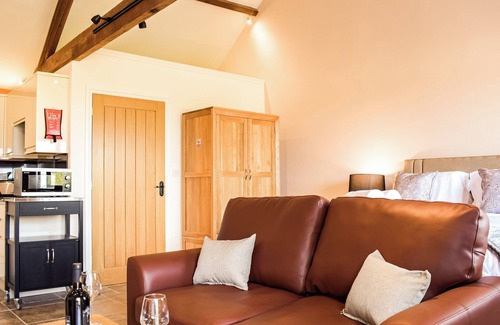 Westbrook Court Cottage | 1 bedroom accommodation in Mansell Gamage