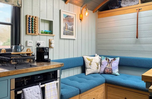 Chute Forest Cottage | 1 bedroom accommodation in Collingbourne Ducis, Marlborough