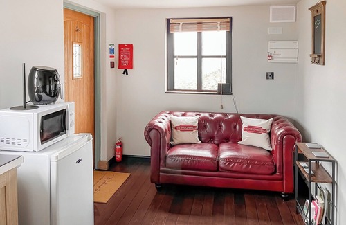 East Drayton Cottage | 1 bedroom accommodation in Clifton, near Newark