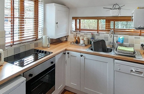 Aldborough Cottage | 1 bedroom accommodation in Lower Gresham