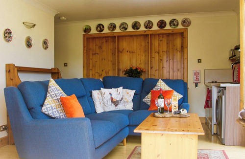 Alyth Cottage | 1 bedroom accommodation in Alyth, near Blairgowrie