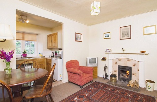 Kirriemuir Cottage | 1 bedroom accommodation in Glenprosen, by Kirriemuir