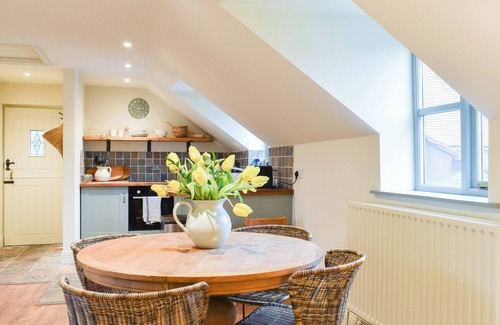Teffont Evias Cottage | 1 bedroom accommodation in Teffont, near Salisbury